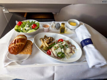 Lufthansa Aribus A350 Ex Pal Business Class Essen Vorspeise