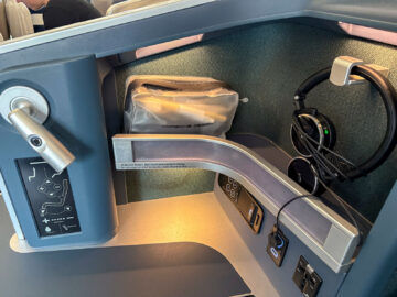 Lufthansa Aribus A350 Ex Pal Business Class Staufach