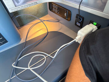 Lufthansa Aribus A350 Ex Pal Business Class Steckdose