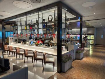 Singapore Airlines Silverkris Lounge Bangkok Bar