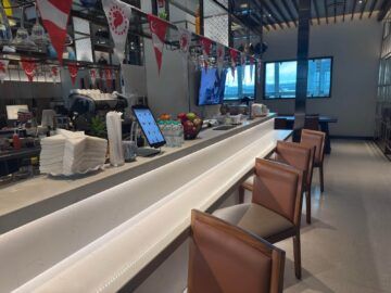 Singapore Airlines Silverkris Lounge Bangkok Barhocker
