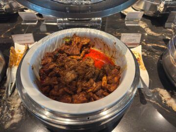 Singapore Airlines Silverkris Lounge Bangkok Chicken Rendang