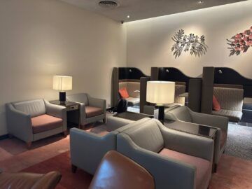 Singapore Airlines Silverkris Lounge Bangkok Sessel Arbeitsbereiche