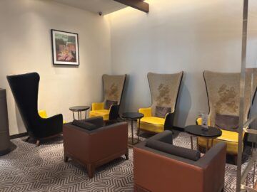Singapore Airlines Silverkris Lounge Bangkok Sessel Hoher Ruecken