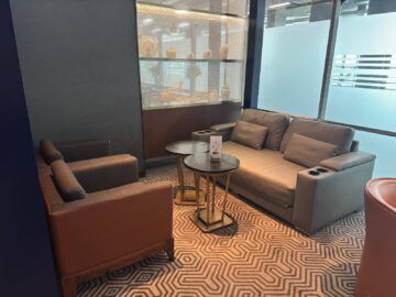 Singapore Airlines Silverkris Lounge Bangkok Sofa