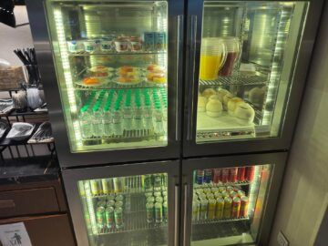 Singapore Airlines Silverkris Lounge Bangkok Softdrinks