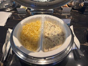 Singapore Airlines Silverkris Lounge Bangkok Spaghetti