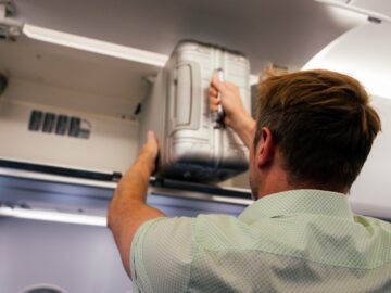 Lufthansa Airbus A320 Neue Kabine Gepaeckfach Copyright