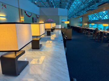 Singapore Airlines Silverkris Lounge Taipei Taoyuan Hochtisch3