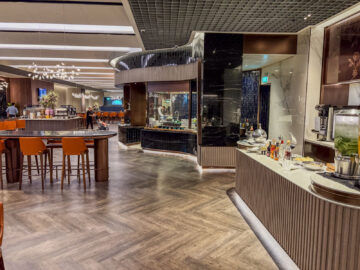 Singapore Airlines Silverkris Business Class Lounge Terminal 3 Singapur Buffet Bereich Hinten