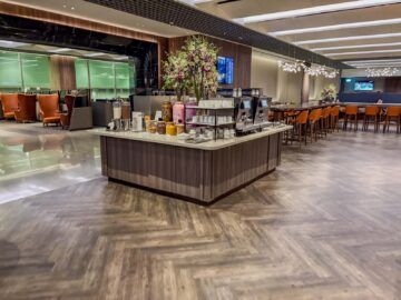Singapore Airlines Silverkris Business Class Lounge Terminal 3 Singapur Kaffee Tee Insel