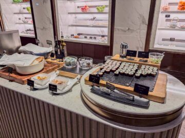 Singapore Airlines Silverkris Business Class Lounge Terminal 3 Singapur Sushi