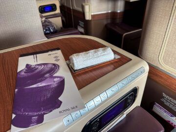 Thai Airways Airbus A350 900 Royal Silk Business Class Handtuch