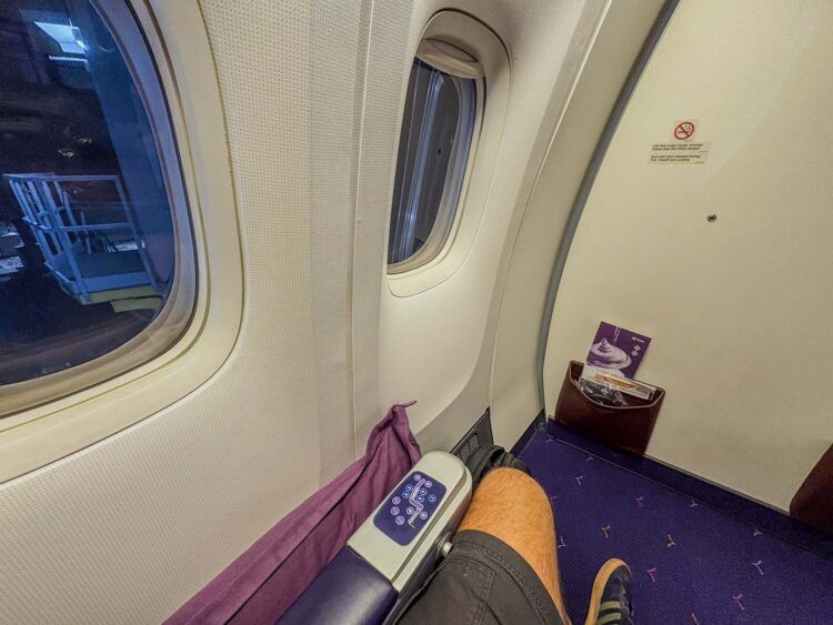 Thai Airways Boeing 777 200 Business Class Fensterblick