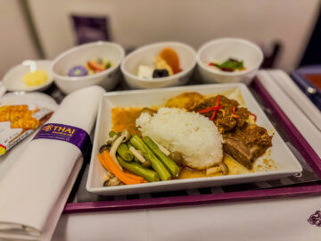 Thai Airways Boeing 777 200 Business Class Hauptspeise