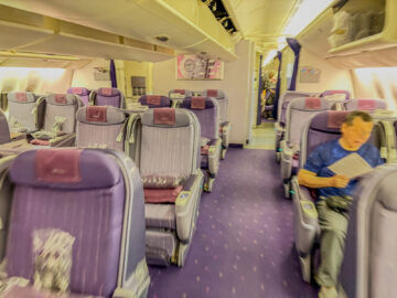 Thai Airways Boeing 777 200 Business Class Kabine