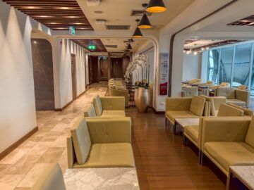 Turkish Airlines Lounge Bangkok Eingang Sitze