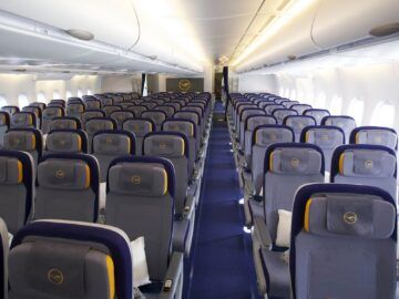 Lufthansa Airbus A380 Economy Class Kabine Copyright