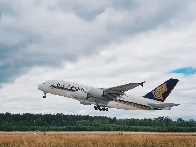 Singapore Airlines Airbus A380 Flugzeug Unsplash