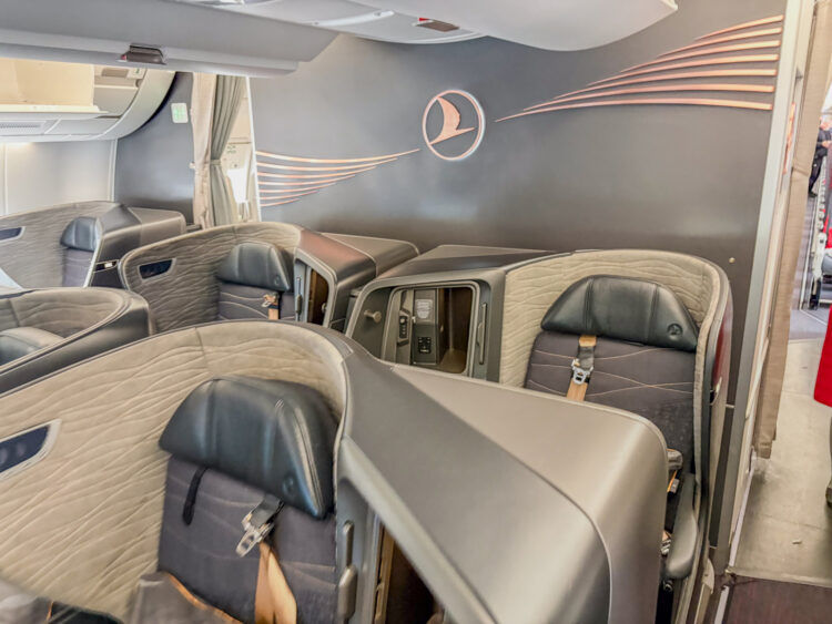 Turkish Airlines Airbus A350 900 Business Class Sitze Mitte Gang