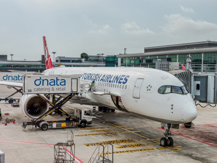Turkish Airlines Airbus A350 900 Gate Flughafen