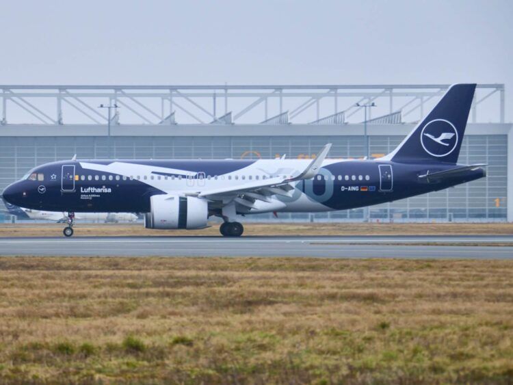 Lufthansa Airbus 320neo Sonderlackierung 100 Jahre Copyright