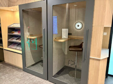 Lufthansa Business Lounge Stuttgart Telefon Arbeitskabine
