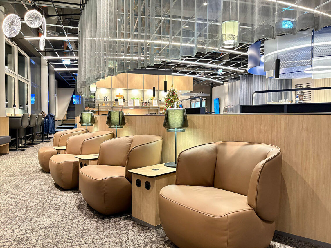 Lufthansa Senator Lounge Stuttgart Sitze Sessel