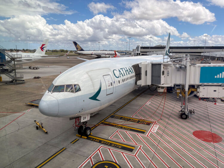 Cathay Pacific Boeing 777 300 Sydney Flughafen Flugzeug