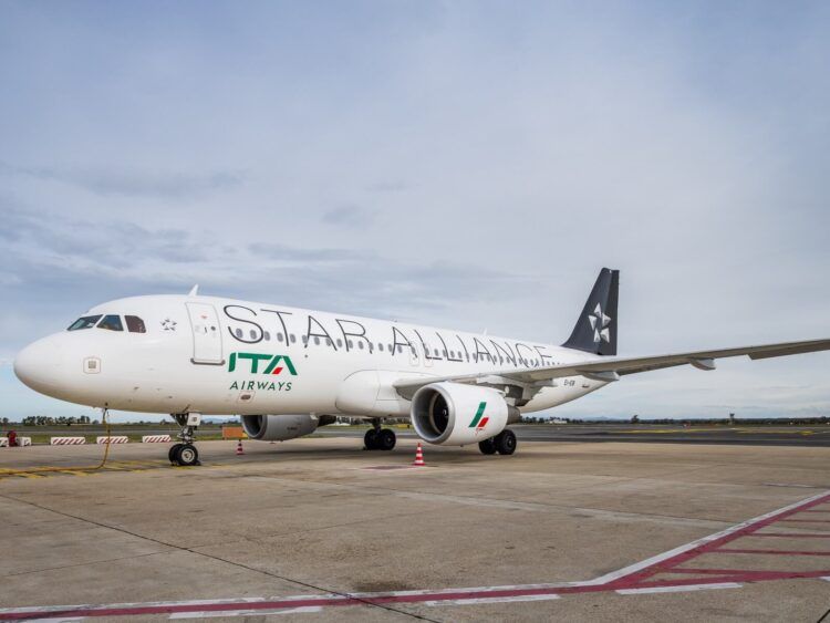 Ita Airways Flugzeug Airbus A320 Star Alliance Sonderlackierung Copyright