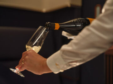 Lufthansa Project Fox First Class Champagner Copyright