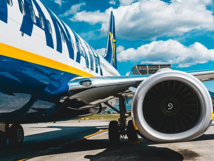 Ryanair Flugzeug Triebwerk Unsplash