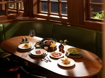 Cathay Pacific The Wing First Dining Room Speisen Copyright