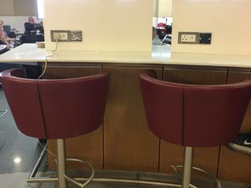 americanairlines admiralsclub londonheathrow hocker