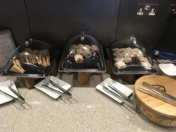 americanairlines admiralsclub londonheathrow sandwiches