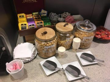 americanairlines admiralsclub londonheathrow tee popcorn