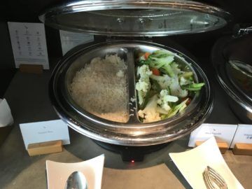 cathaypacific business class lounge londonheathrow rice vegetables