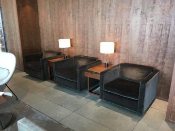 cathaypacific business class lounge londonheathrow sessel