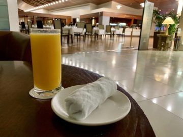 emirates first class lounge dubai concourse b restaurant saft