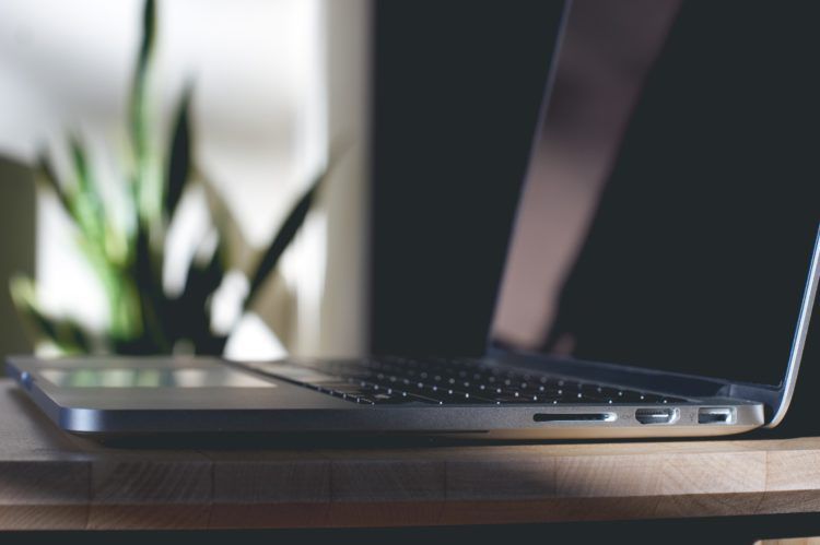 laptop unsplash