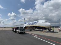 ryanair boeing 737 flugzeug bremen flughafen 1