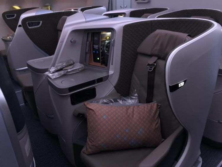 singapore airlines regional business class a350 900 mittlere reihe trennwand
